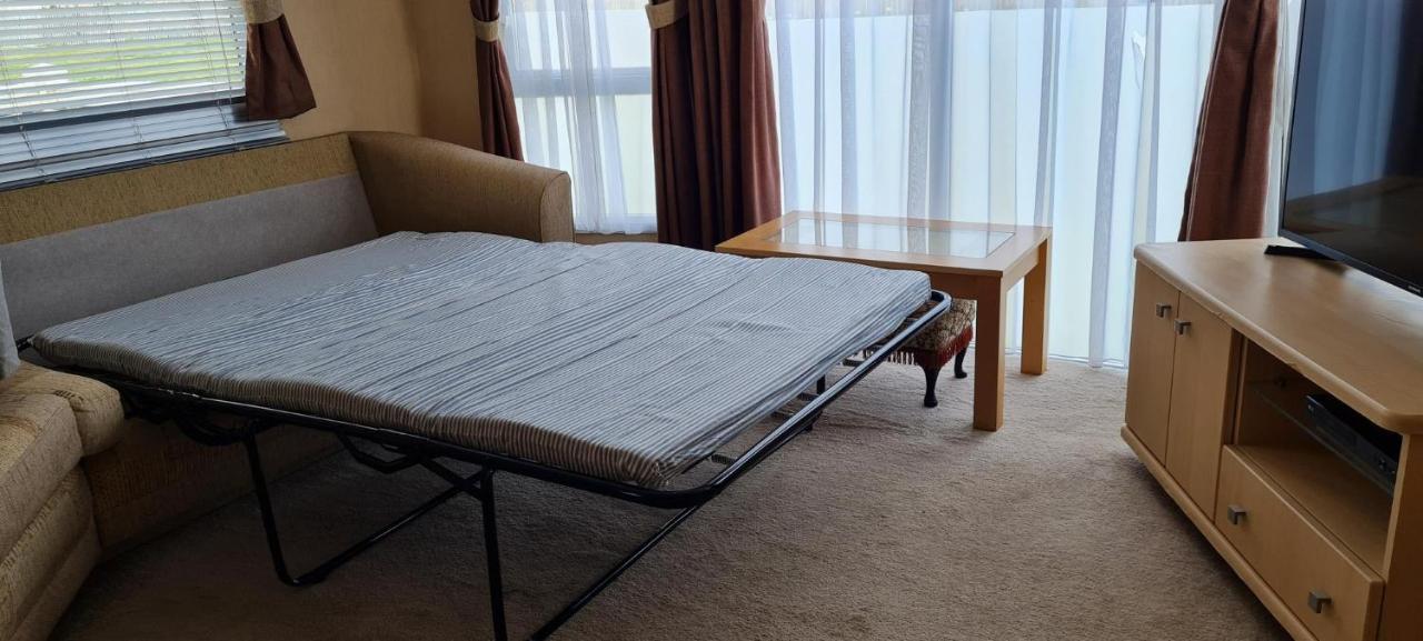 Lovely Caravan With Decking At Coral Beach Park In Lincolnshire Ref 77001C Ingoldmells Exterior photo